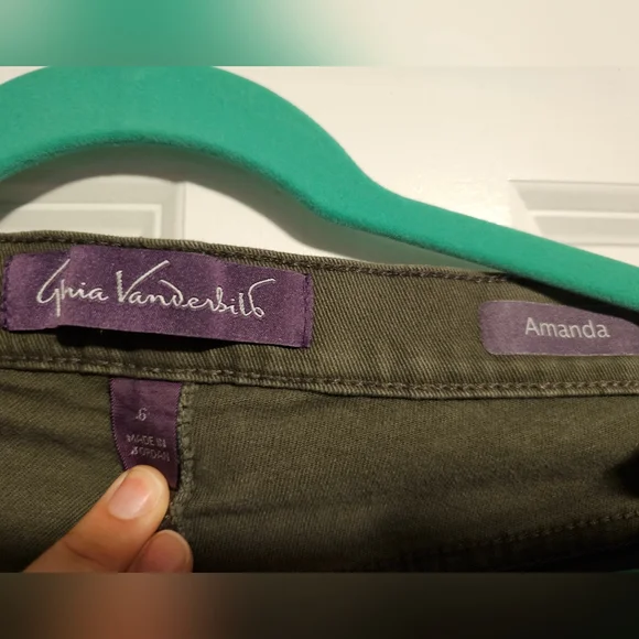 Gloria Vanderbilt Olive Green Amanda Jeans - Size 6 - Picture 2 of 3